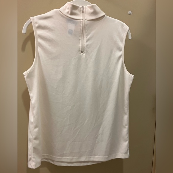 Vicki Wayne mock neck sleeveless blouse - Picture 2 of 3